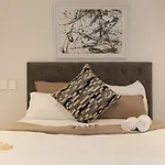 117 On Strand - City Apartments